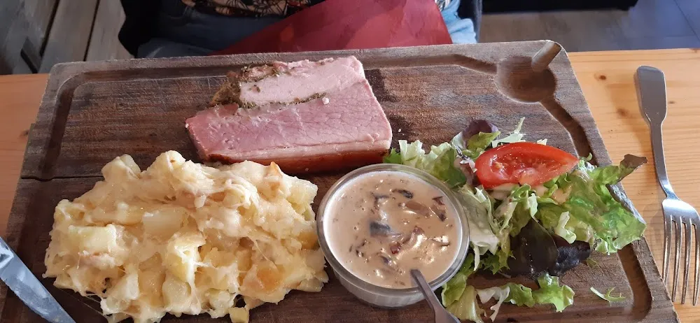 Jambon À la Broche Avec Truffade